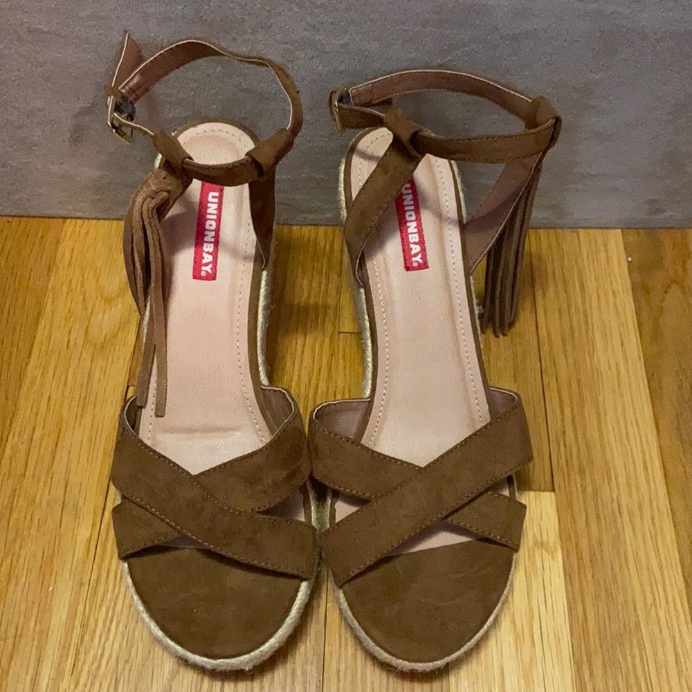 Brown wedges